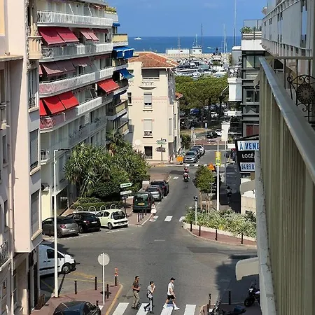 Confort 35m2 Renove, Equipe Et Climatise, Se Fait A Pied! *